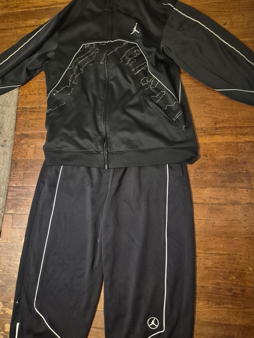 Jordan Black and White Mens Sz 2XL Tracksuit